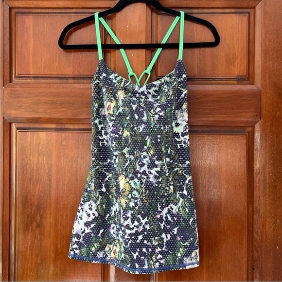 🍋 Lululemon Dancing Warrior Tank
Floral Sport White Multi / Pistachio Size 8 - Picture 6 of 11